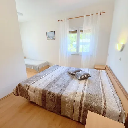 House Draga 公寓