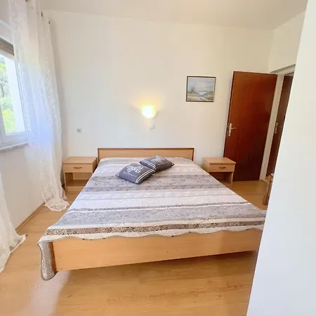 House Draga Apartmán *
